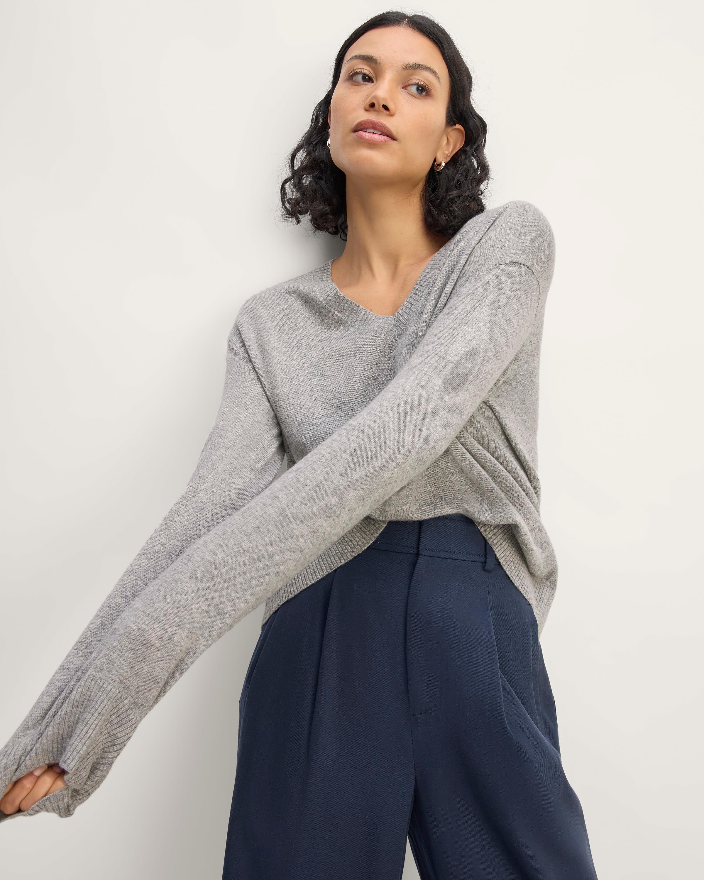 The Cashmere Relaxed V-Neck Product Image