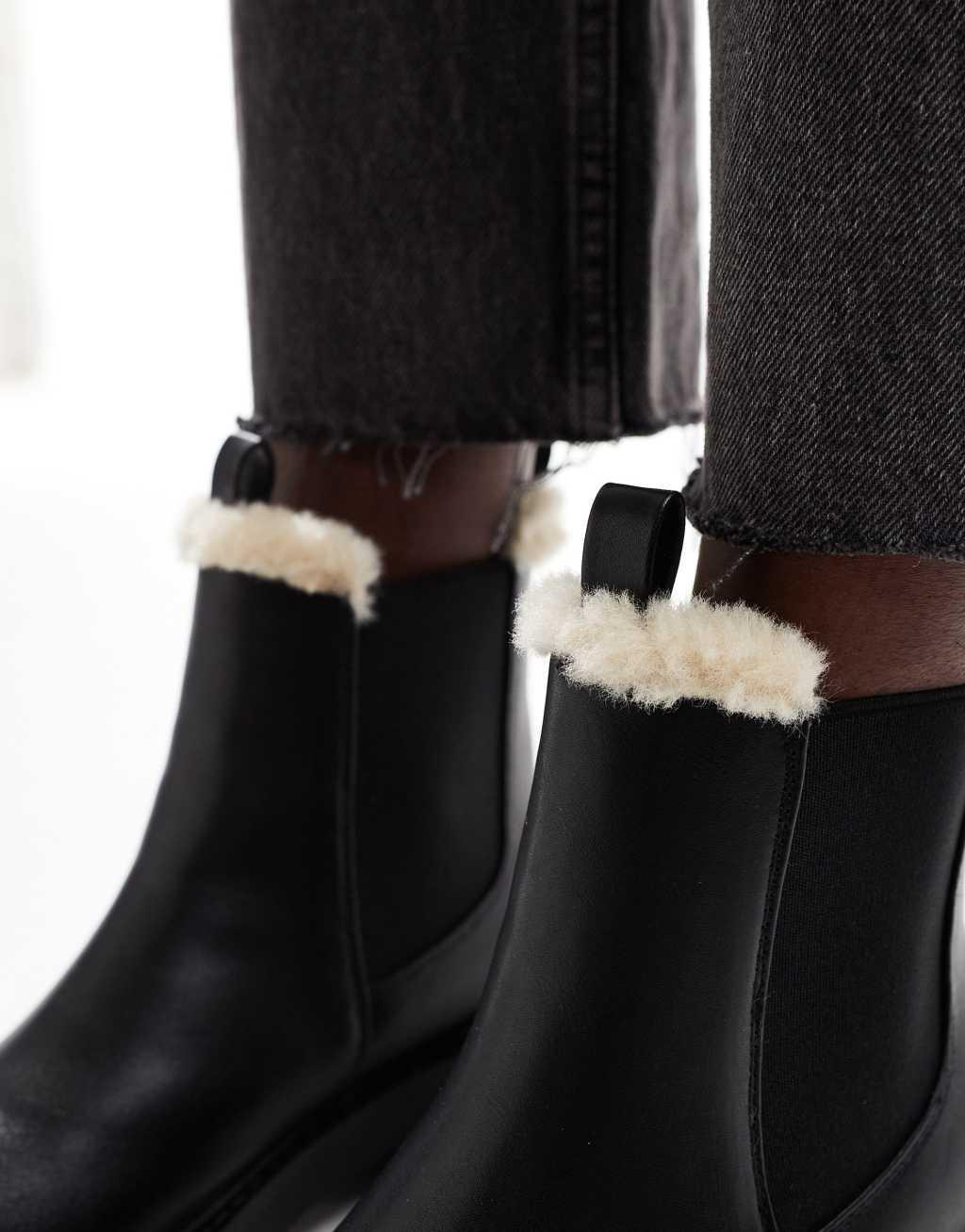 London Rebel Lois faux fur lined chunky chelsea boots in black Product Image