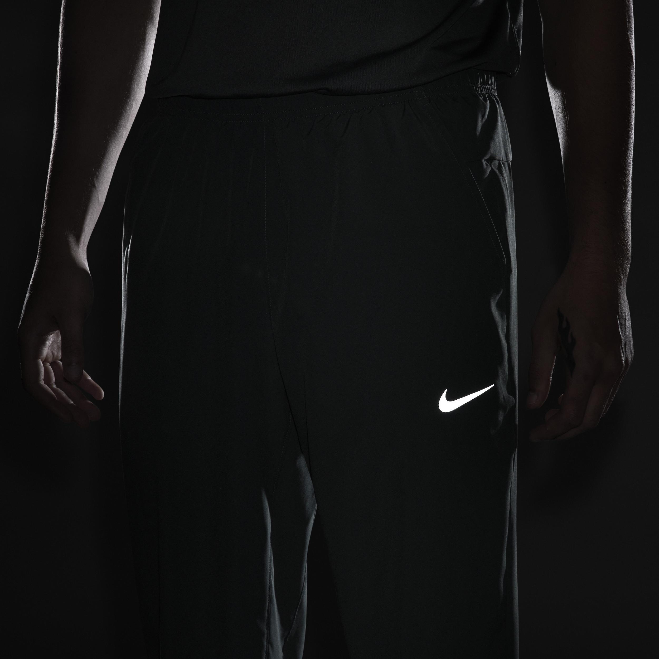 Nike Men's Form Dri-FIT Tapered Versatile Pants Product Image