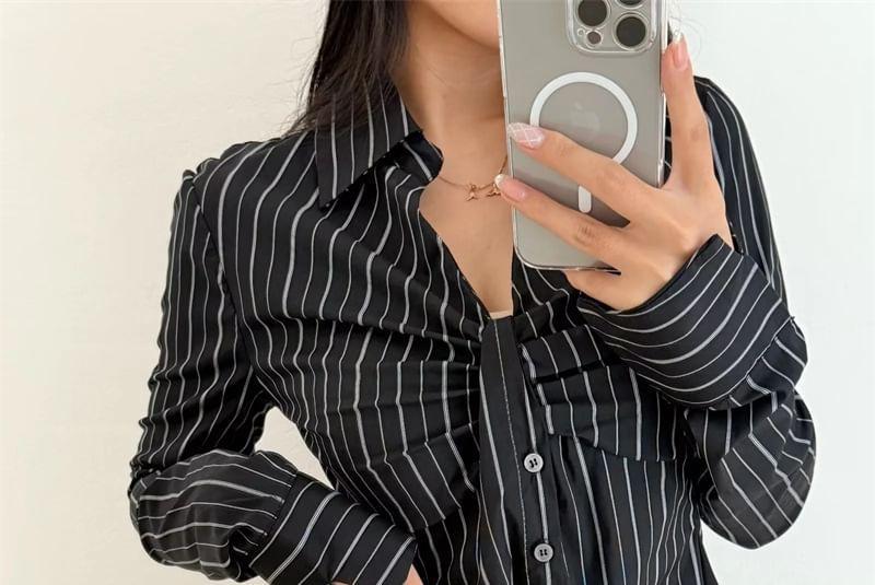 Long-Sleeve V-Neck Collared Striped Ruched Button-Up Blouse Product Image