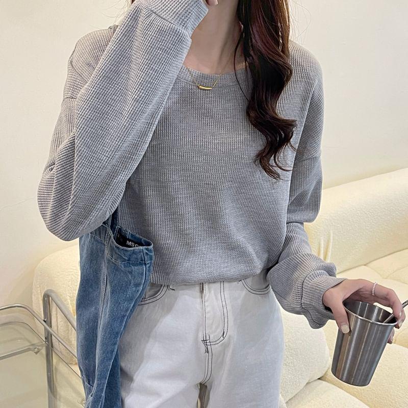 Long-Sleeve Round Neck Ribbed T-Shirt Product Image