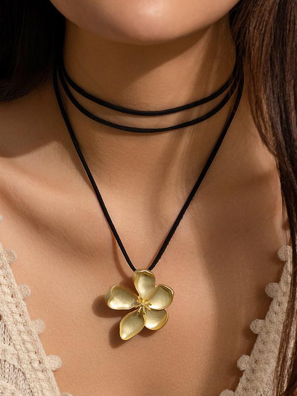 Flower Shape Necklaces Accessories Product Image