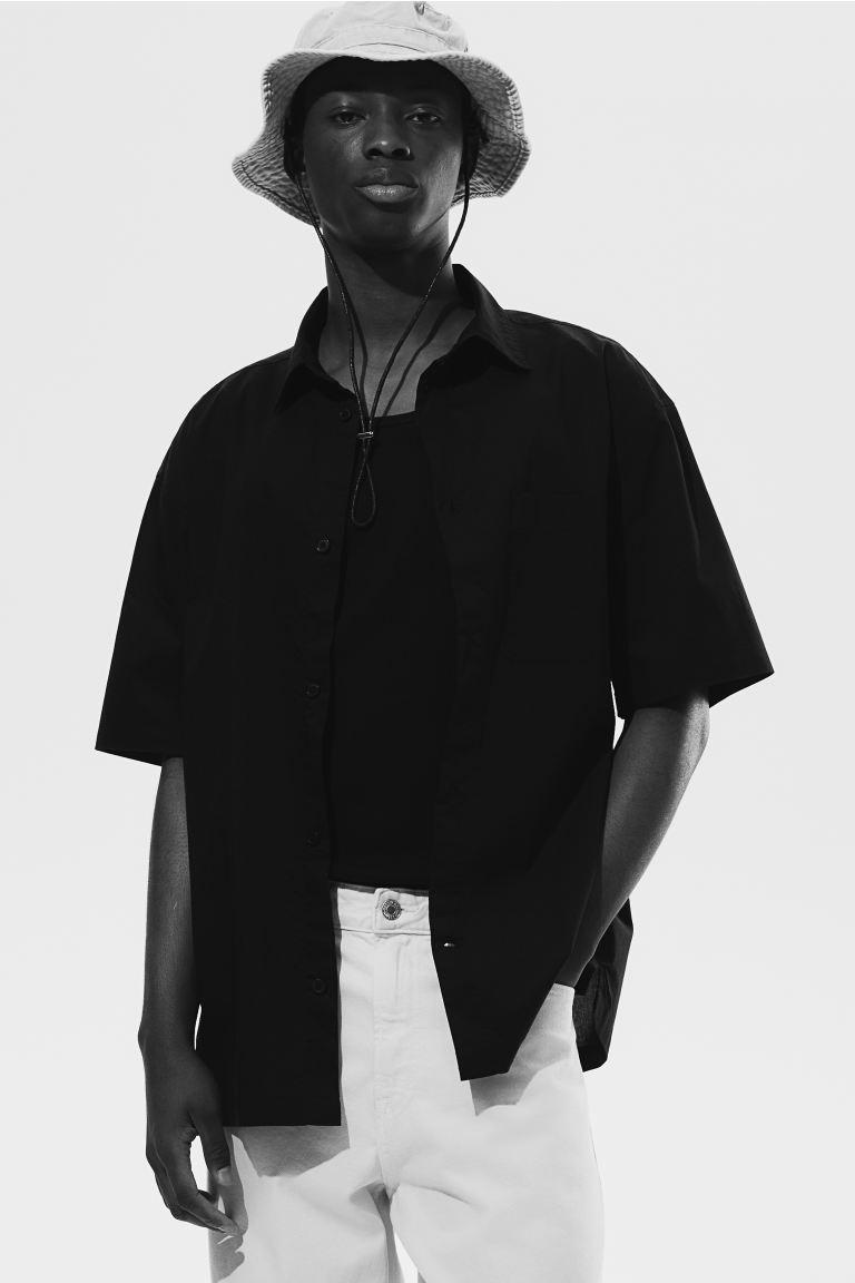 H & M - Relaxed Fit Short-sleeved Shirt - Black Product Image