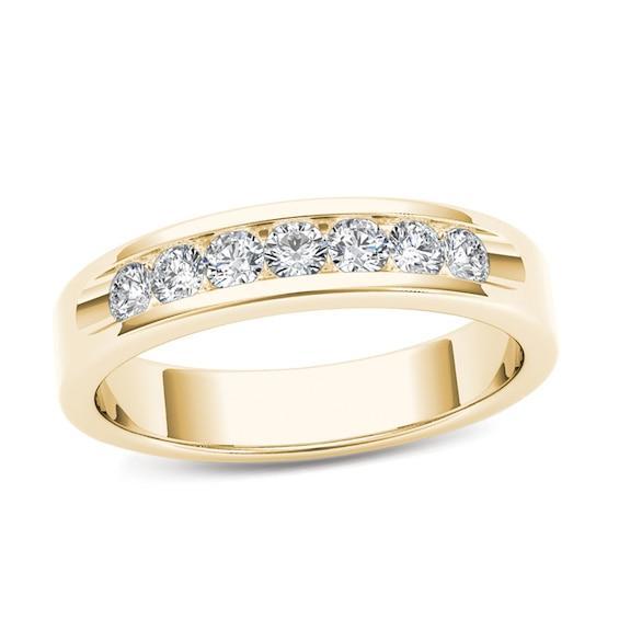 Men's 1/2 CT. T.w. Diamond Seven Stone Wedding Band in 14K Gold Product Image