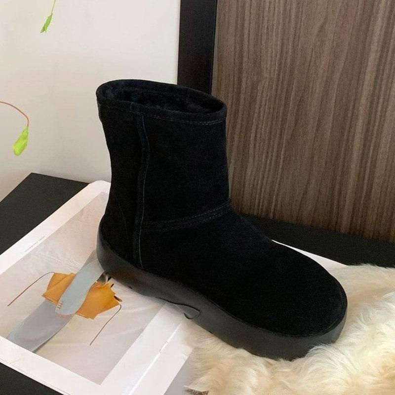 Fleece-Lined Hidden Wedge Short Snow Boots product image