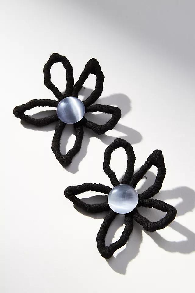 Pearl-Center Flower Earrings Product Image