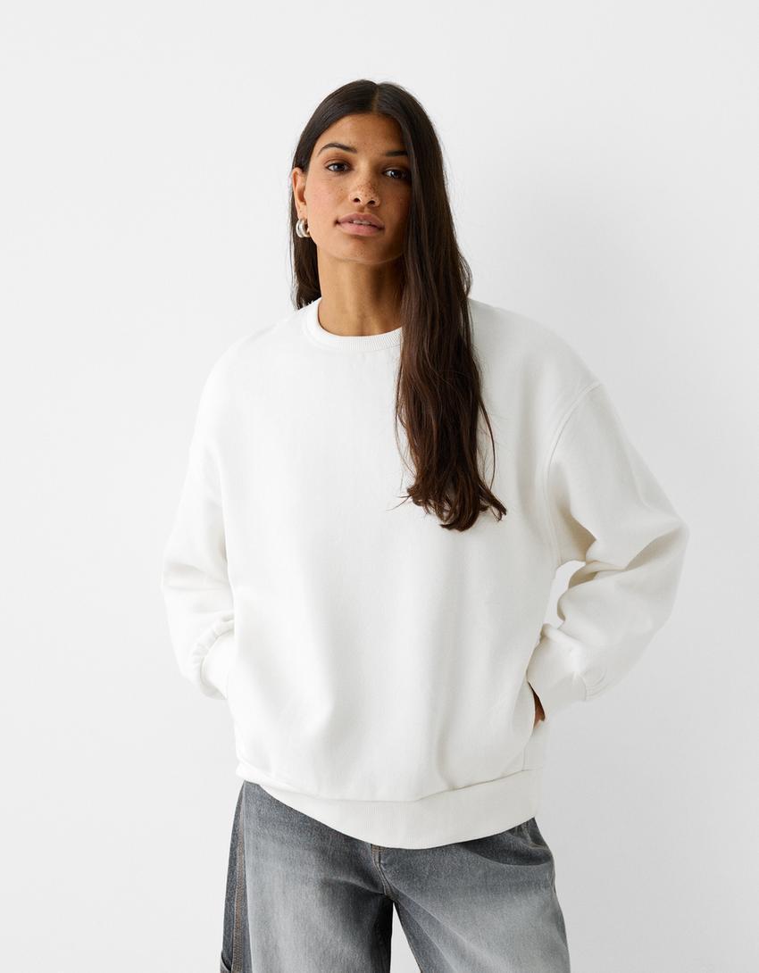 Oversize sweatshirt with side pockets Product Image