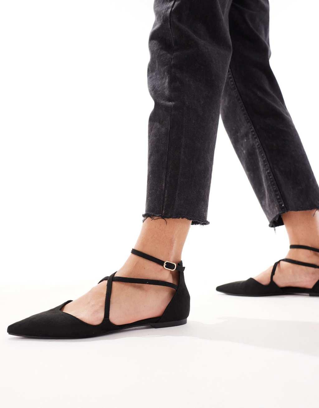 ASOS DESIGN Larna pointed ballet flats in black Product Image