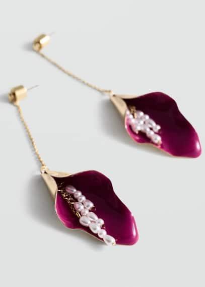 Long earrings with leaf design - Women | MANGO USA Product Image