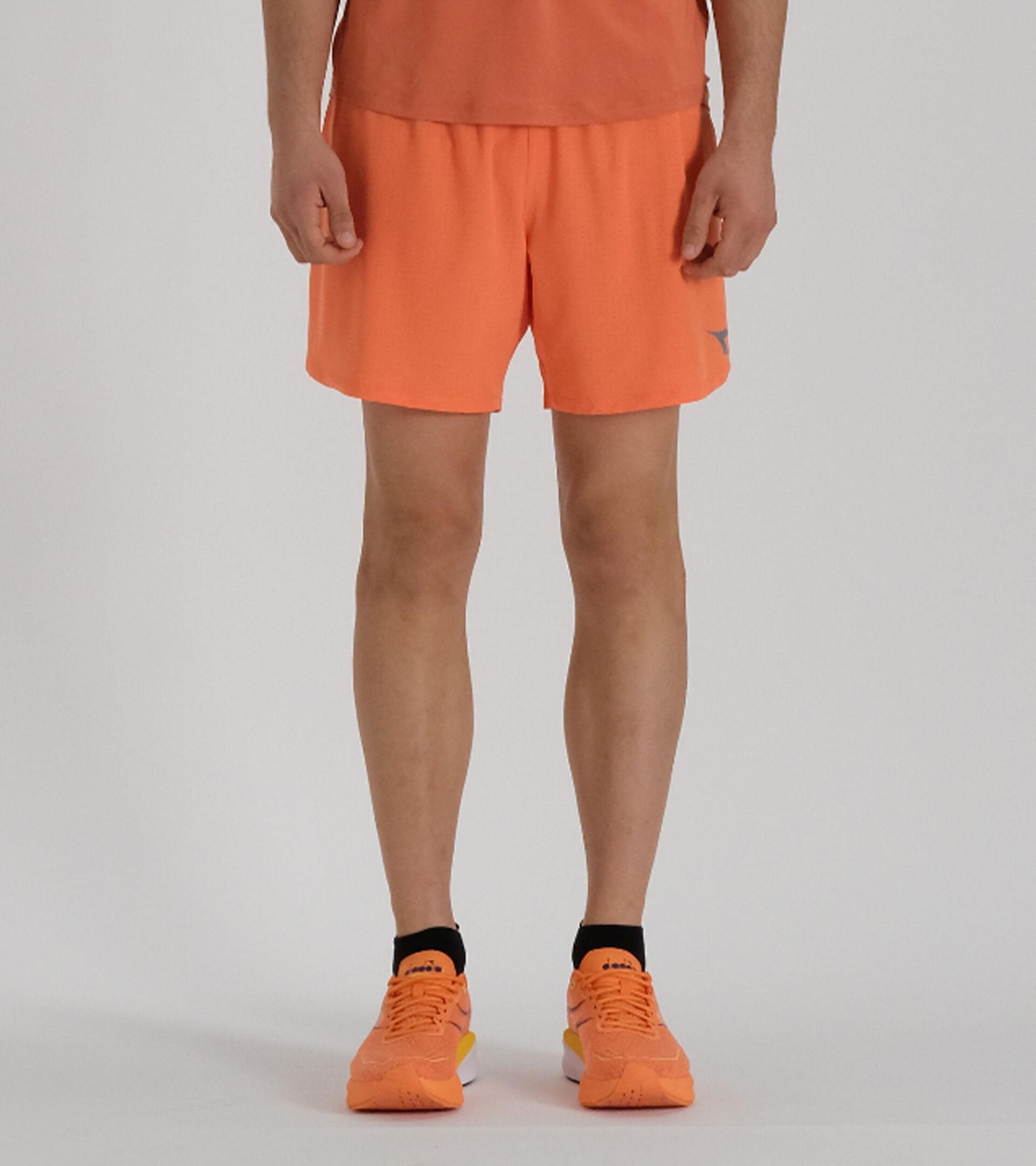 SHORTS 2IN1 5'' RUN CREW Product Image