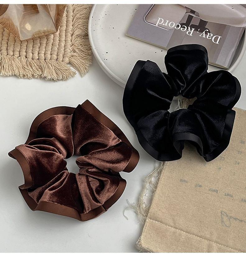 Plain Panel Velvet Scrunchie Product Image