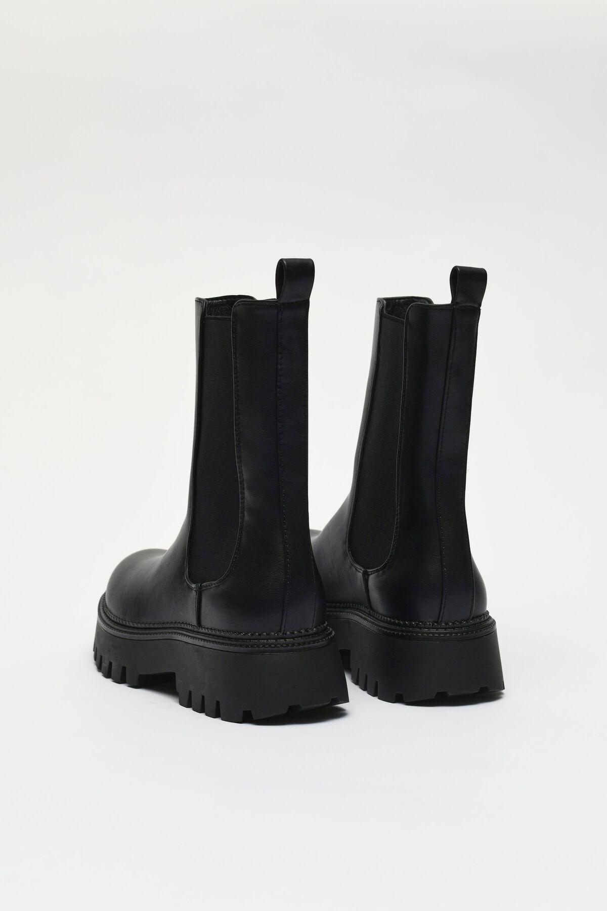 STEVE MADDEN Briona Lug Sole Chelsea Boot Product Image