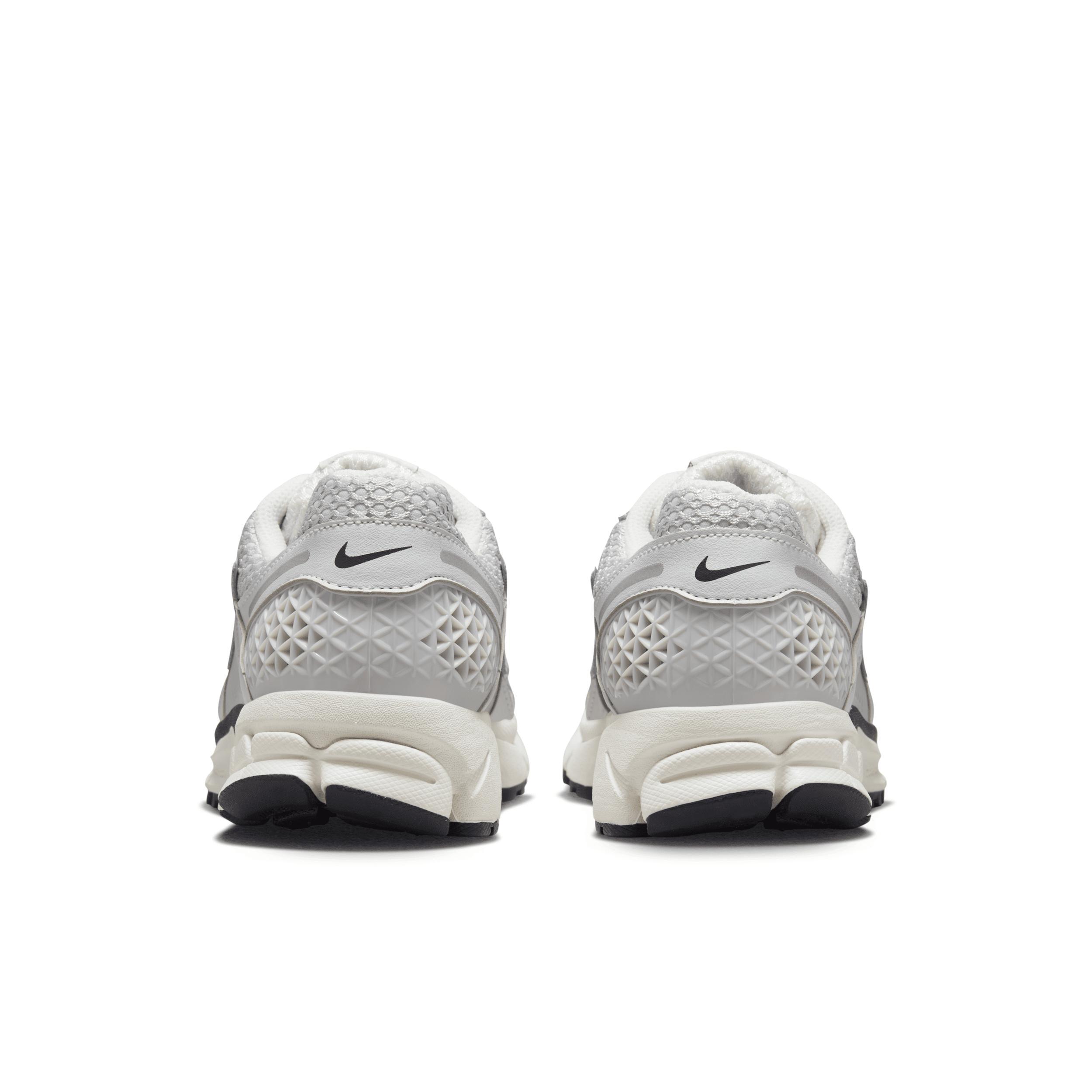 Nike Womens Zoom Vomero 5 Casual Shoes Product Image