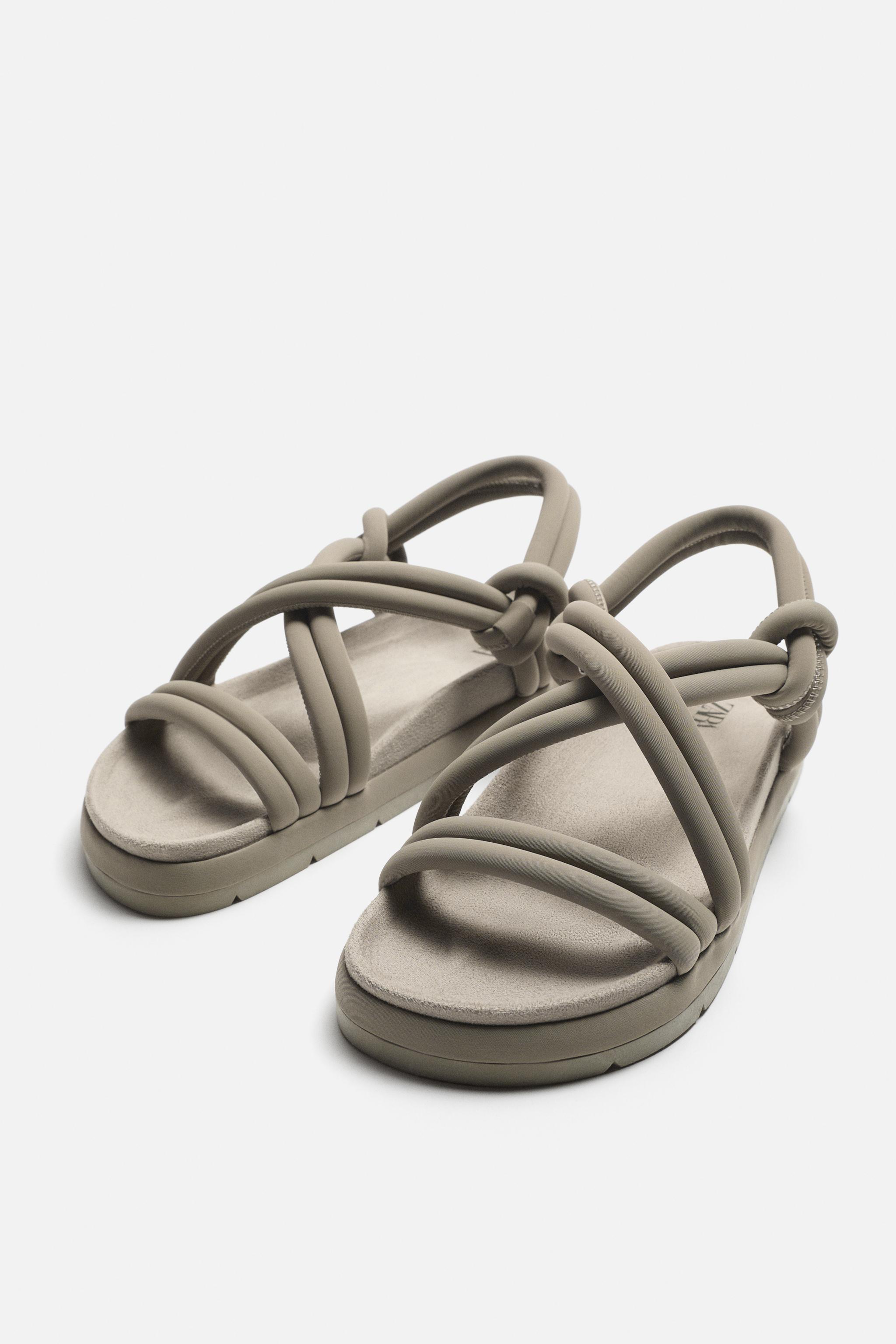 CROSSED STRAPS SANDALS Product Image