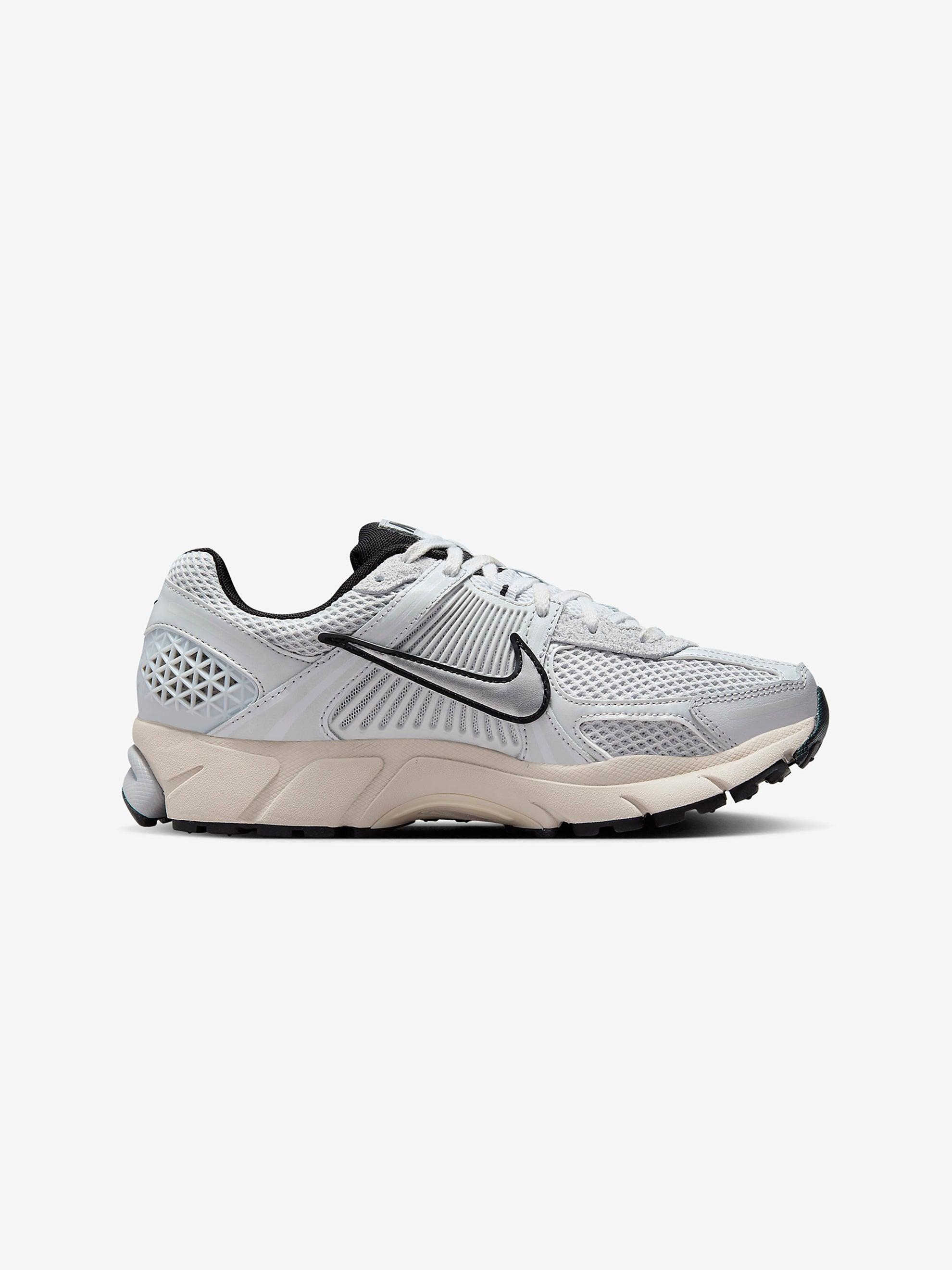 Nike Zoom Vomero 5 (Pure Platinum/Chrome/Lt.Orewood Brwn) Product Image