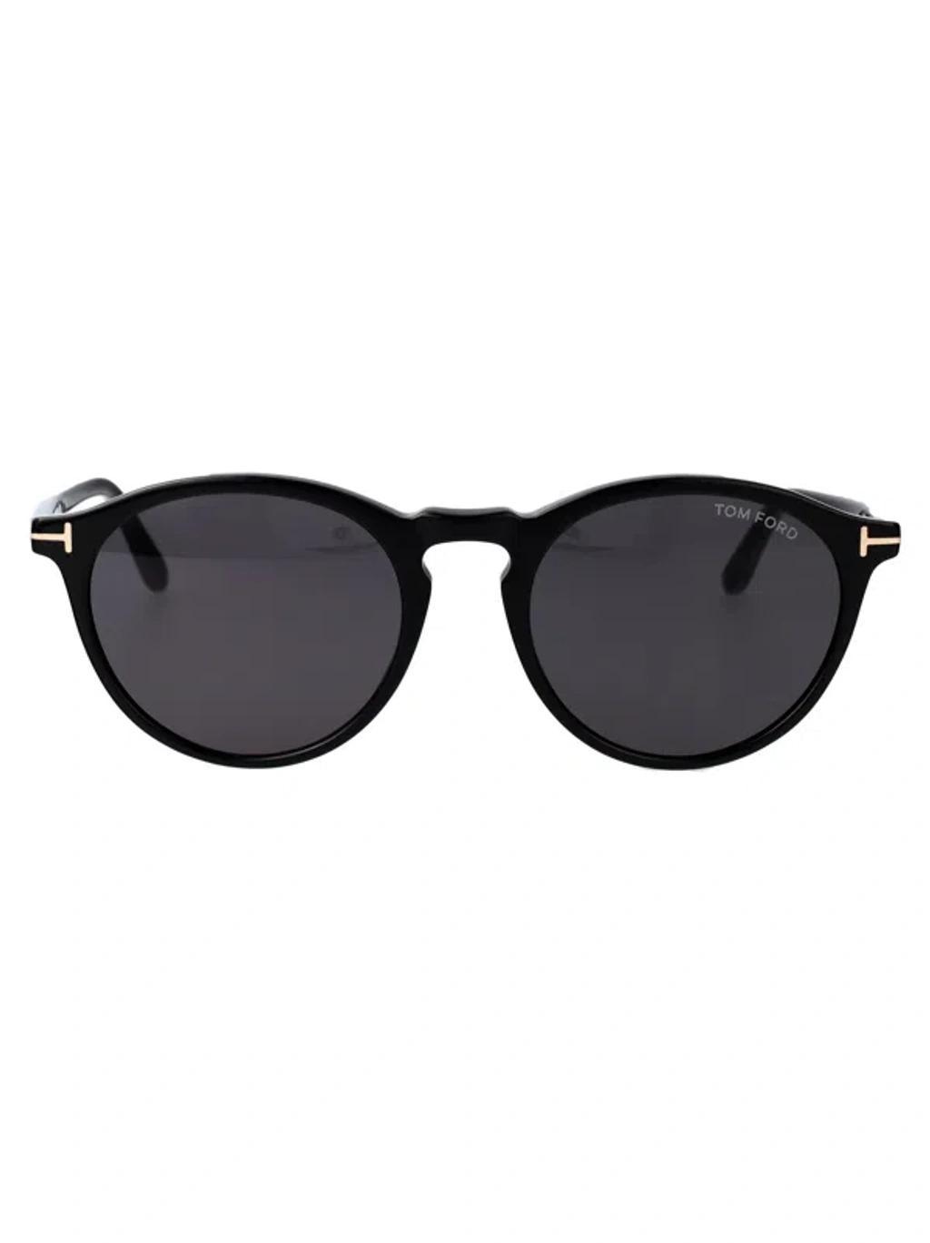 TOM FORD Sunglasses In 01a Nero Lucido / Fumo product image