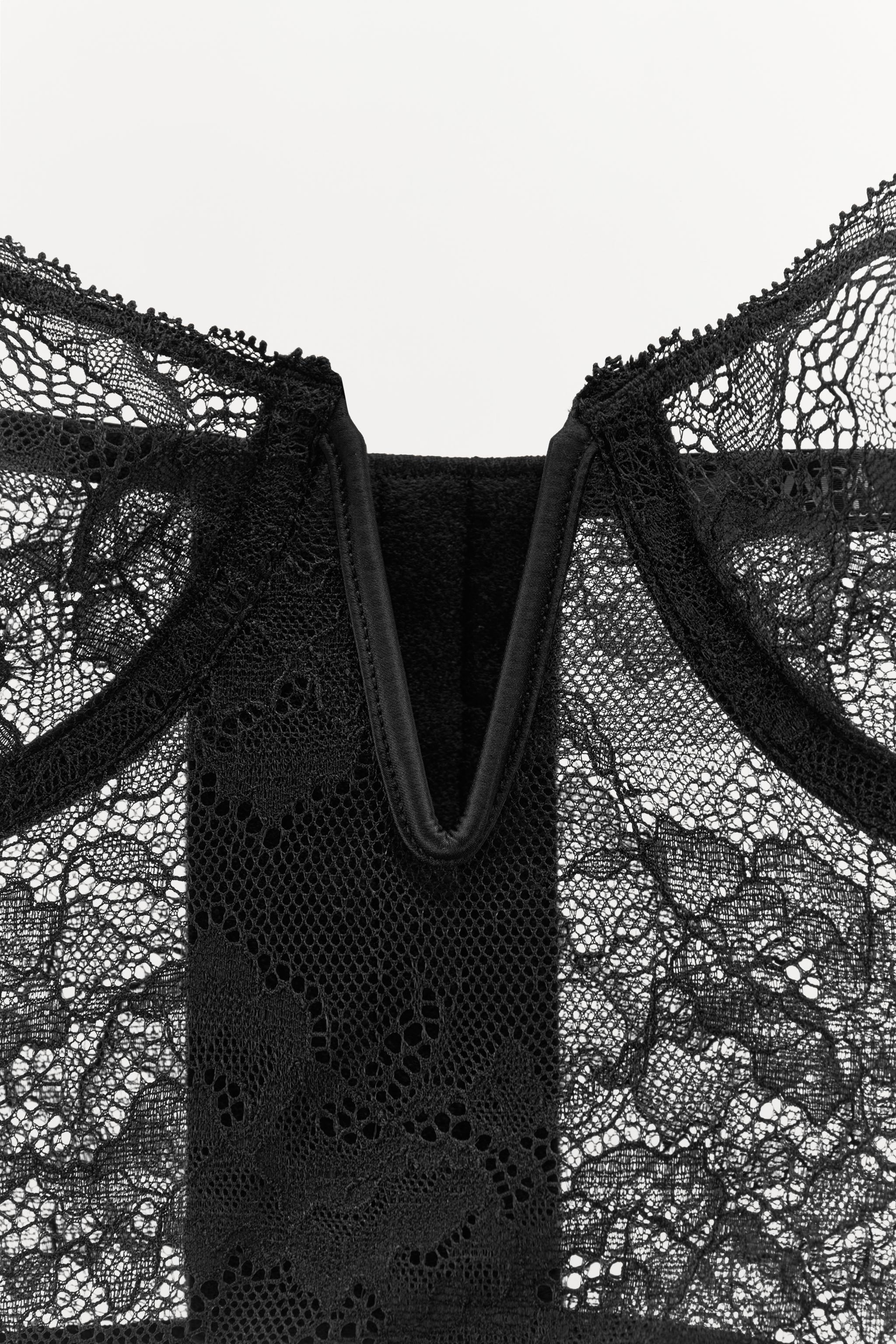 LACE UNDERWIRE CORSET Product Image