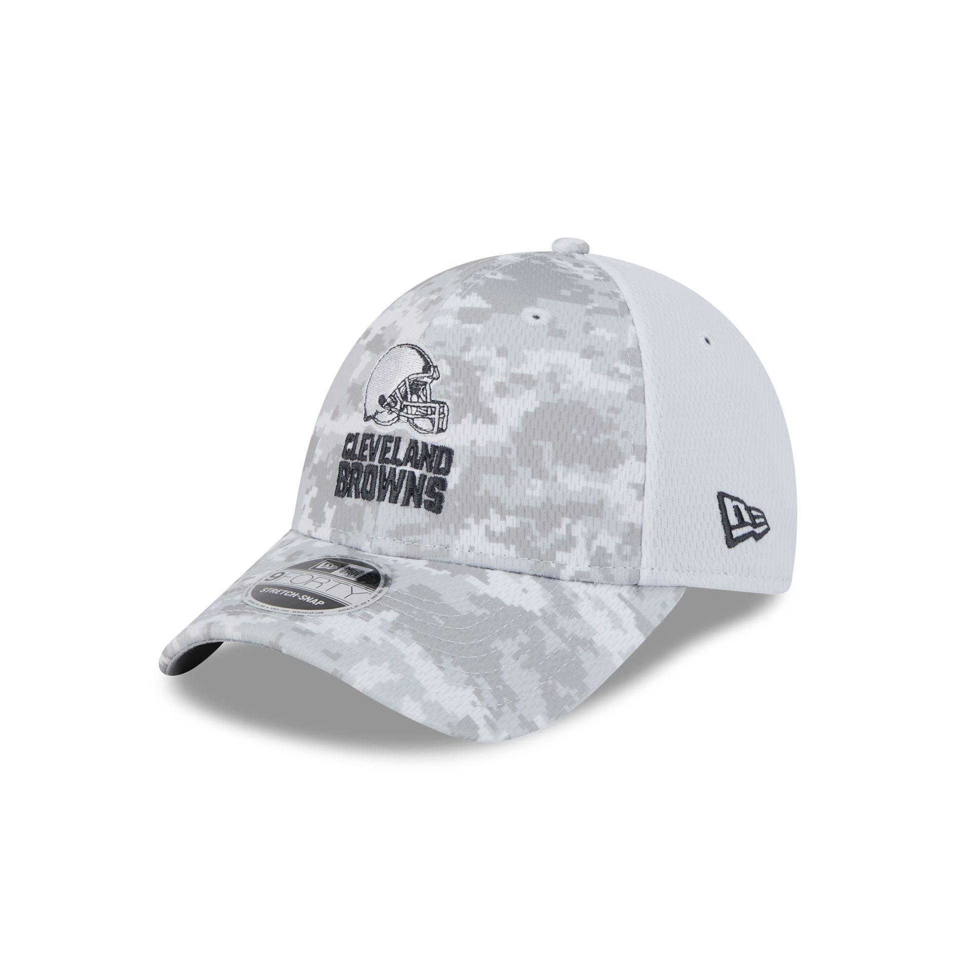 Cleveland Browns 2024 Salute to Service 9FORTY Stretch-Snap Hat Male Product Image