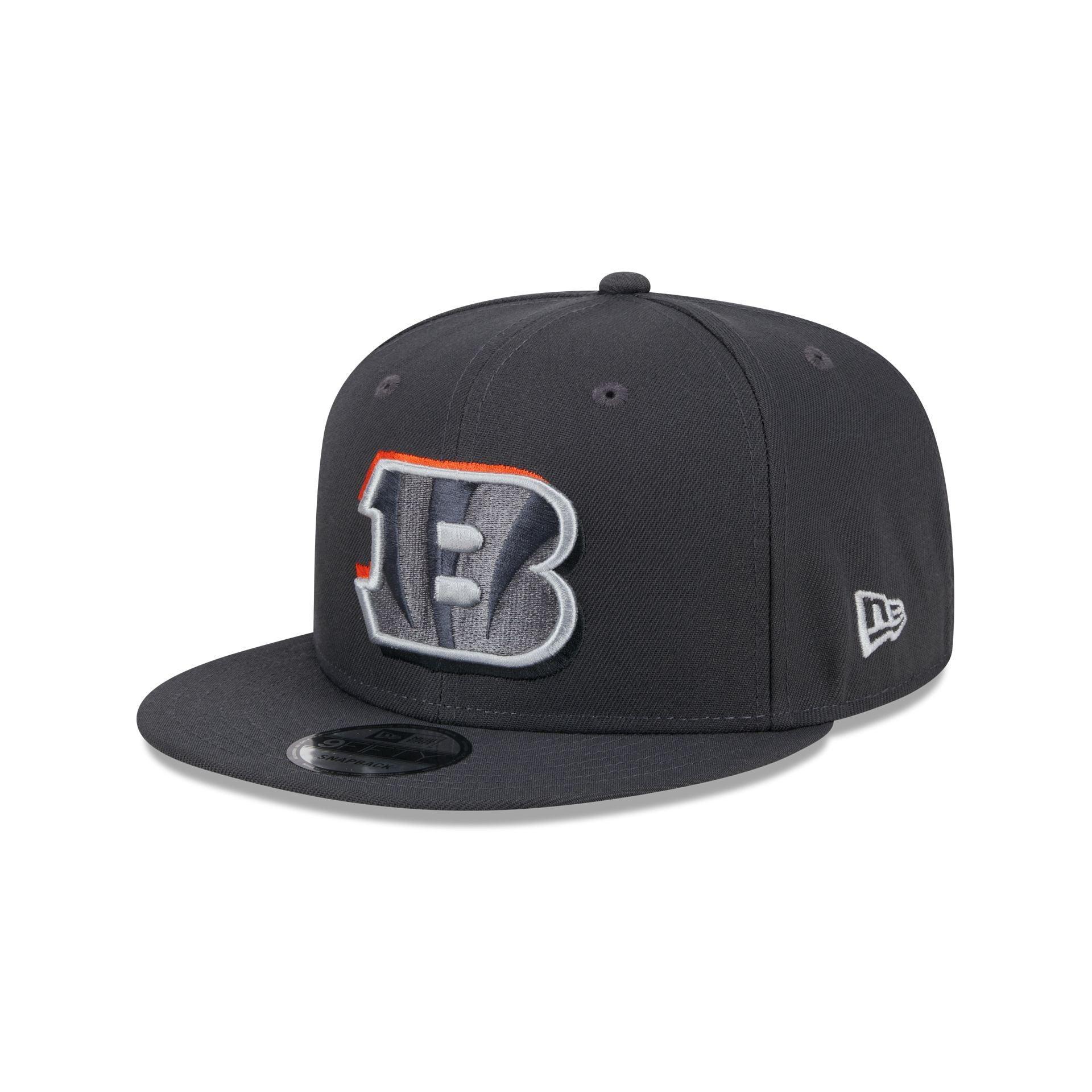 Philadelphia Eagles Basic Black on Black 9FIFTY Snapback Hat Male Product Image