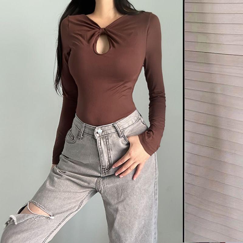 Long-Sleeve Cutout Twisted Plain Top Product Image