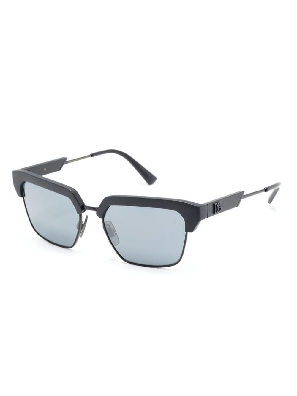 Logo-plaque Sunglasses In Black Product Image