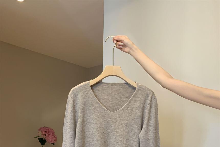 Long Sleeve V-Neck Plain Knit Top Product Image