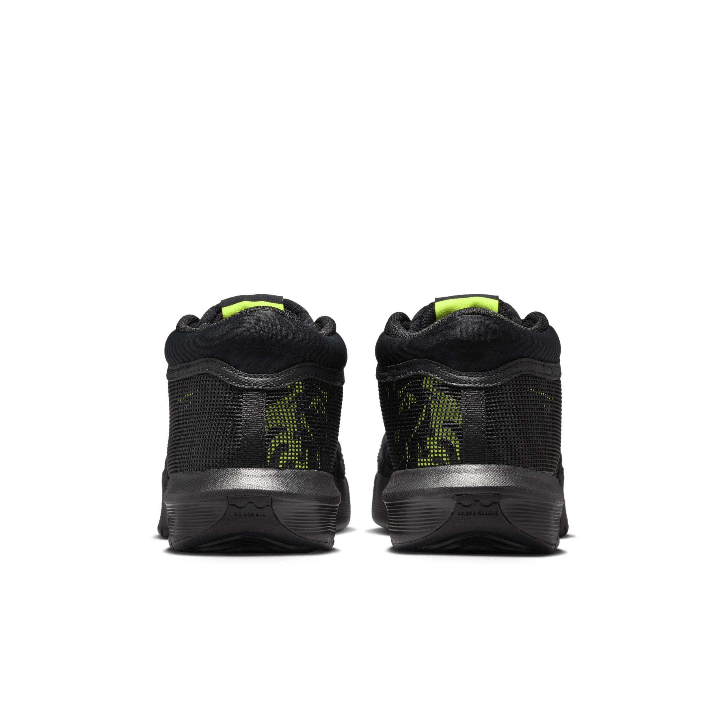 Nike Men's LeBron Witness 8 Basketball Shoes Product Image