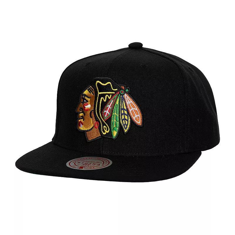 Mens Mitchell & Ness Chicago hawks Core Top Spot Snapback Hat Product Image