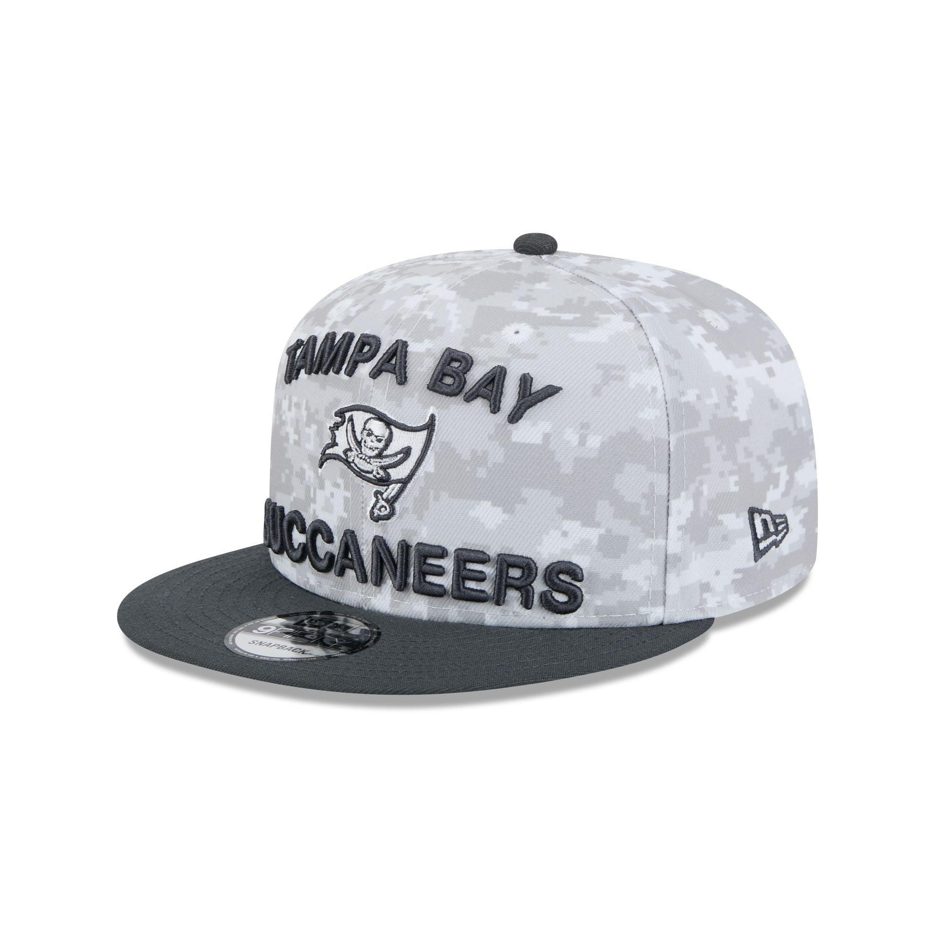 Tampa Bay Buccaneers 2024 Salute to Service 9FIFTY Snapback Hat Male Product Image