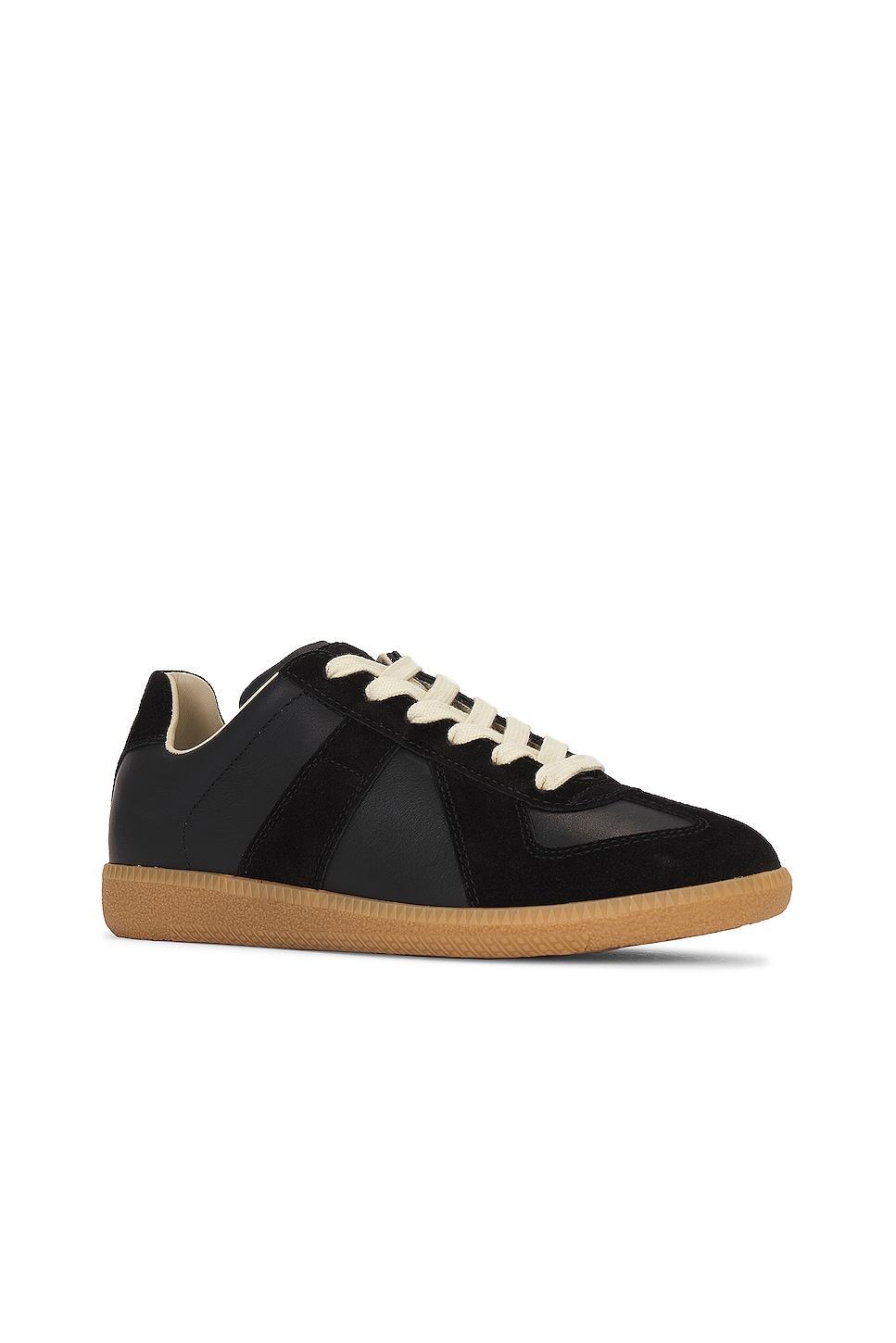 Maison Margiela Replica Sneakers in Black - Black. Size 39.5 (also in ). Product Image