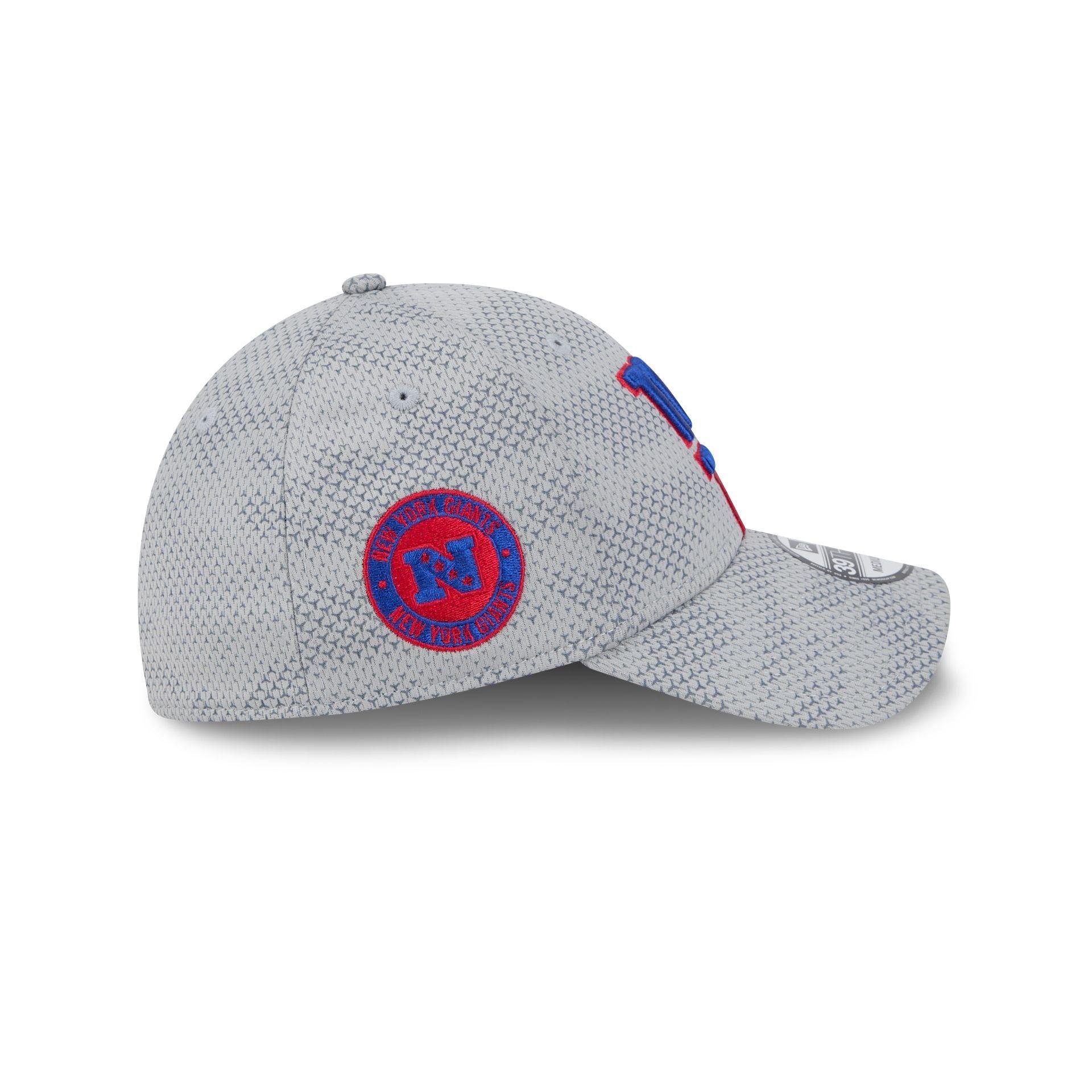 New York Giants 2024 Sideline Gray 39THIRTY Stretch Fit Hat Male Product Image