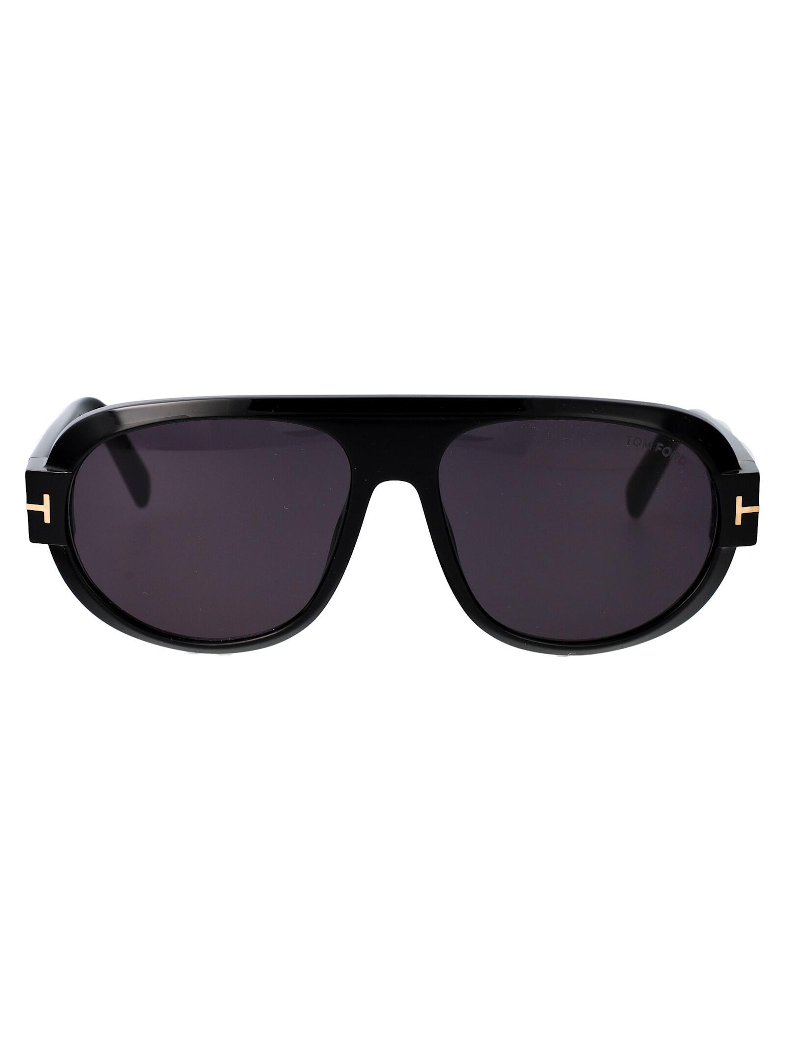 TOM FORD Sunglasses In 01a Nero Lucido / Fumo Product Image