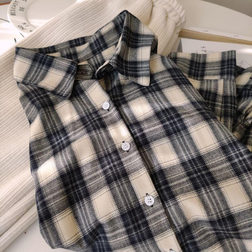 Long-Sleeve Plaid Button-Up Shirt Product Image