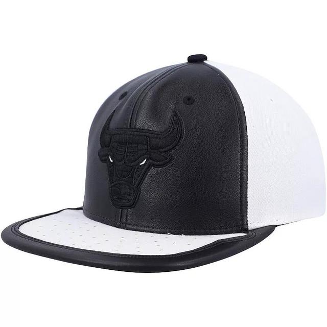 Mens Black and White Chicago Bulls Nba Day One Snapback Hat - Black Product Image