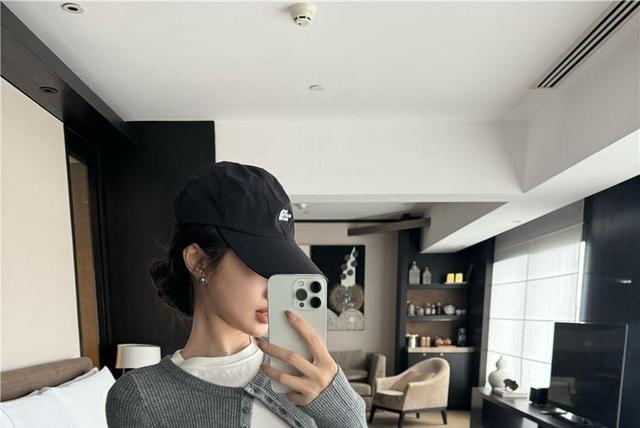 Short-Sleeve Crew Neck Plain Crop Slim Fit Tee / Long-Sleeve Melange Ribbed Button Knit Top / Mid Rise Flared Suit Pants Product Image