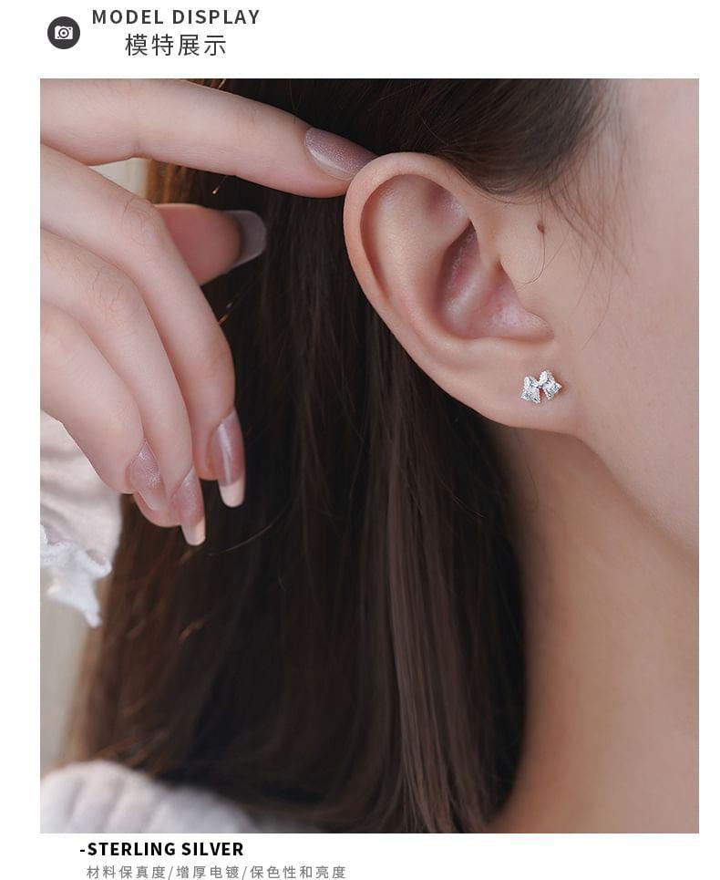 925 Sterling Silver Bow Stud Earring Product Image