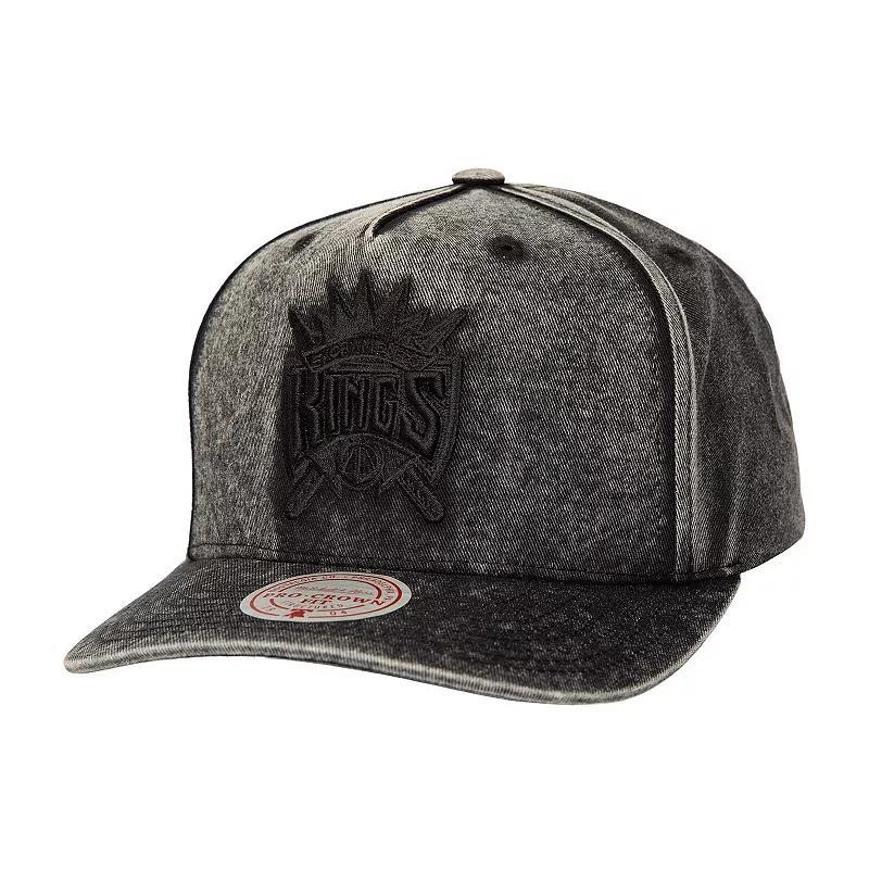 Mitchell & Ness Mens Black Sacramento Kings Washed Out Tonal Logo Snapback Hat Product Image