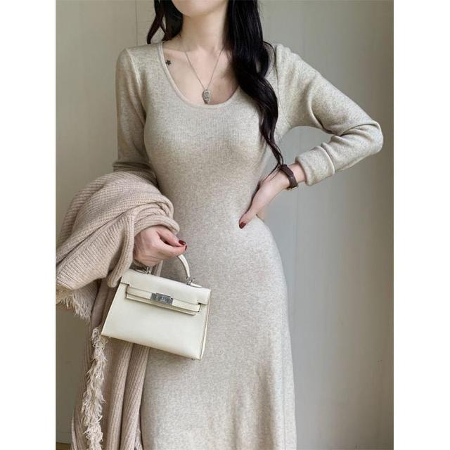 Long-Sleeve Scoop Neck Midi A-Line Knit Dress Product Image