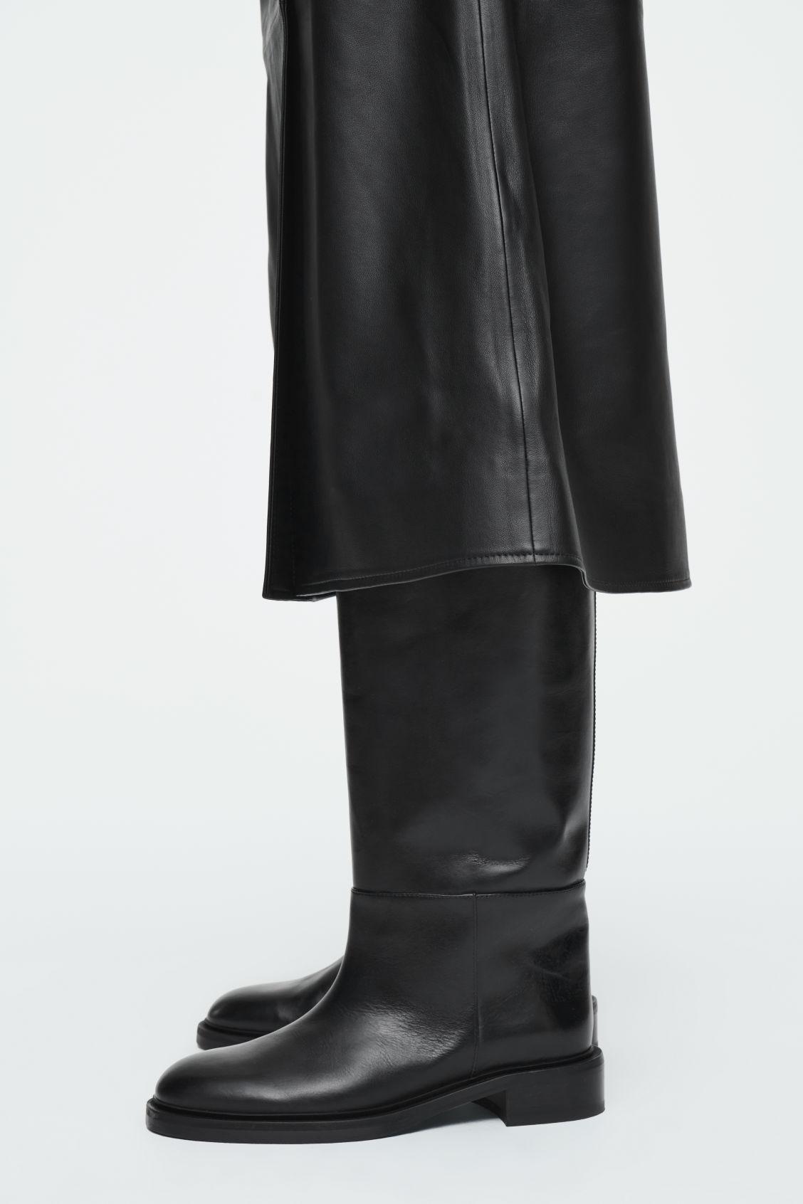 LEATHER RIDING BOOTS Product Image