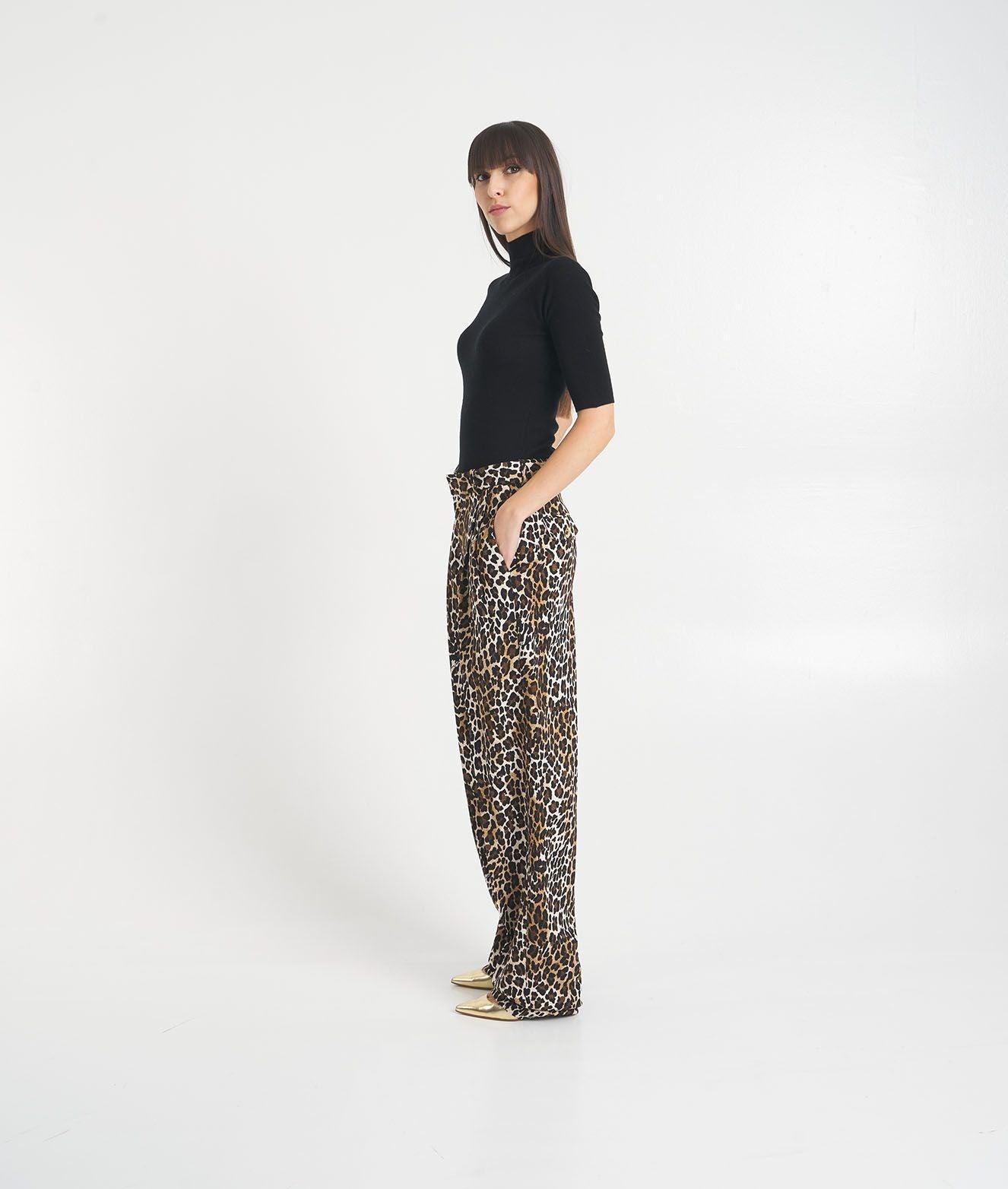 Pleated crepe pants with animal print Product Image