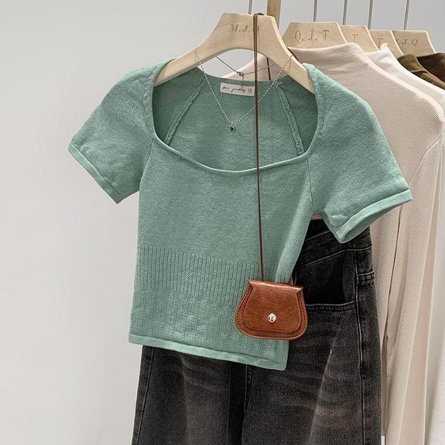 Short-Sleeve Scoop Neck Plain Slim Fit Crop Knit Top Product Image