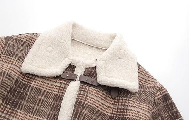 Collared Plaid Buckled Coat Product Image