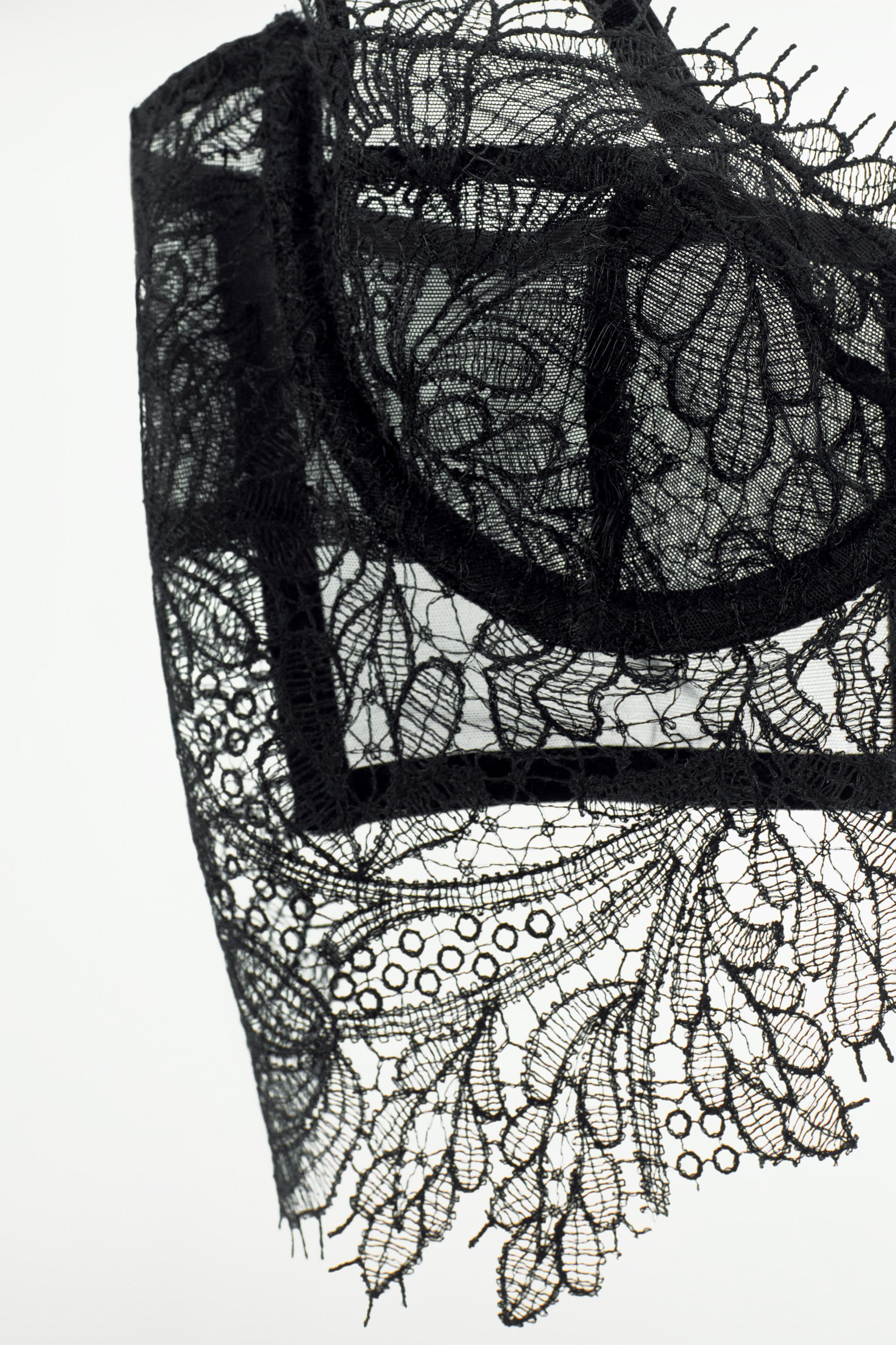 LACE UNDERWIRE BRA Product Image