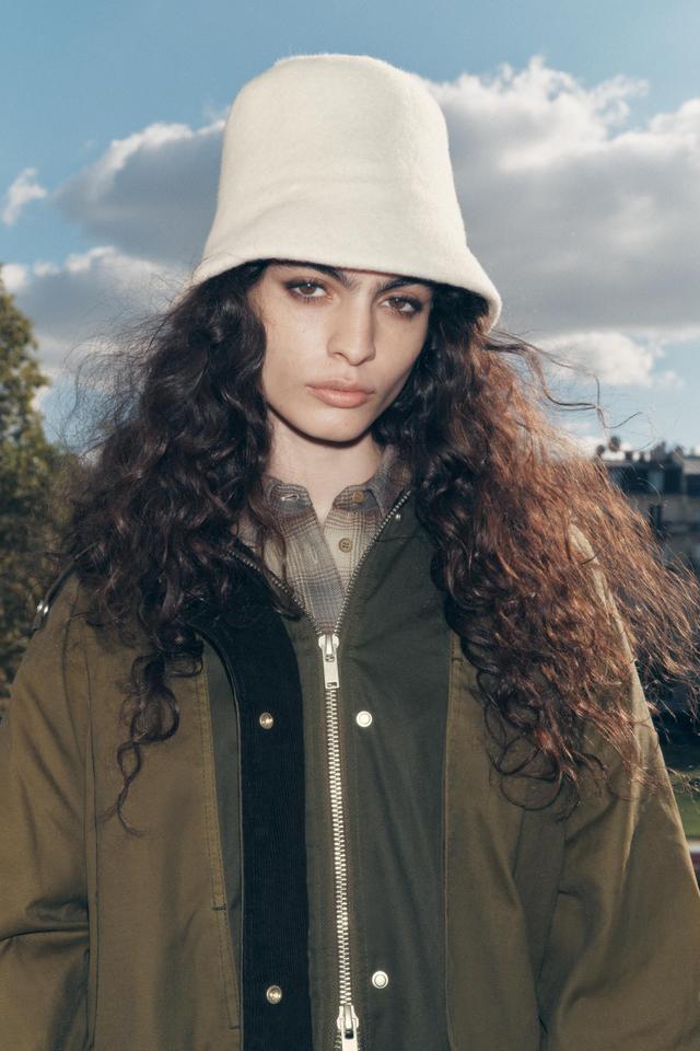 WOOL BUCKET HAT Product Image