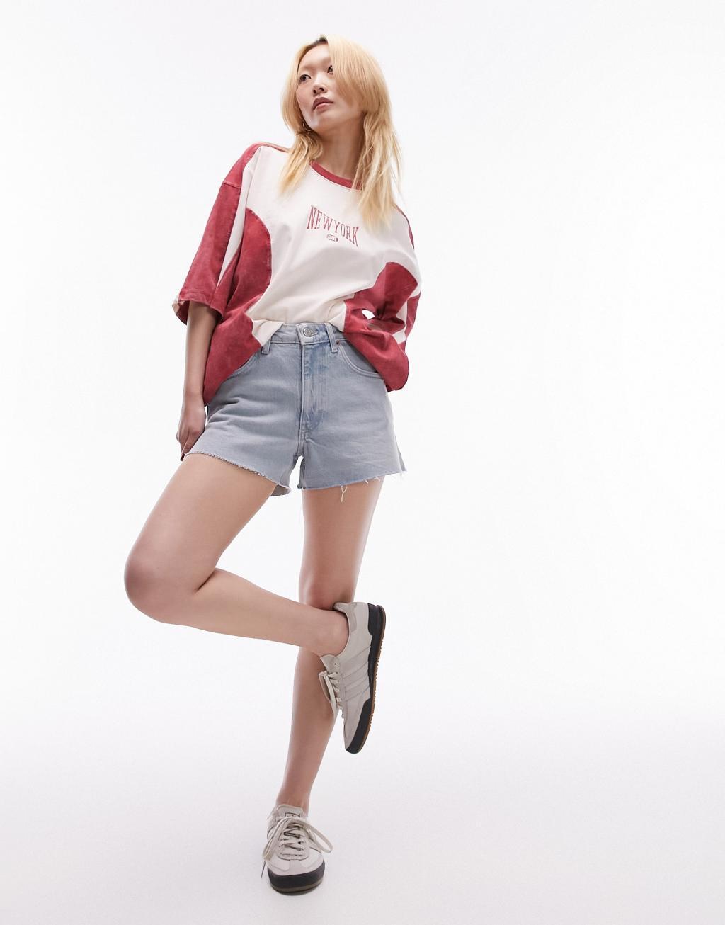 Topshop Petite comfort stretch denim short in bleach Product Image