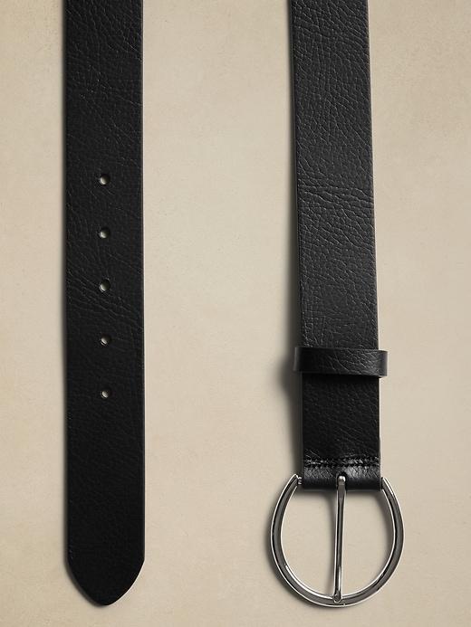 Pebbled Leather Round Buckle Belt Product Image