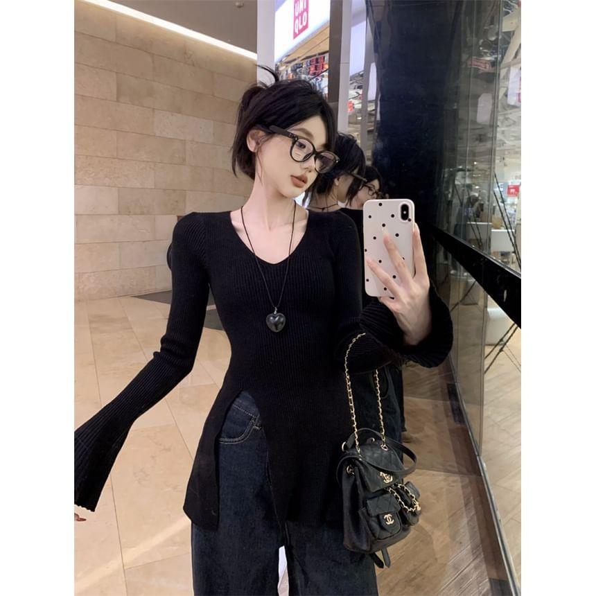 Long Sleeve V-Neck Plain Slit Knit Top Product Image