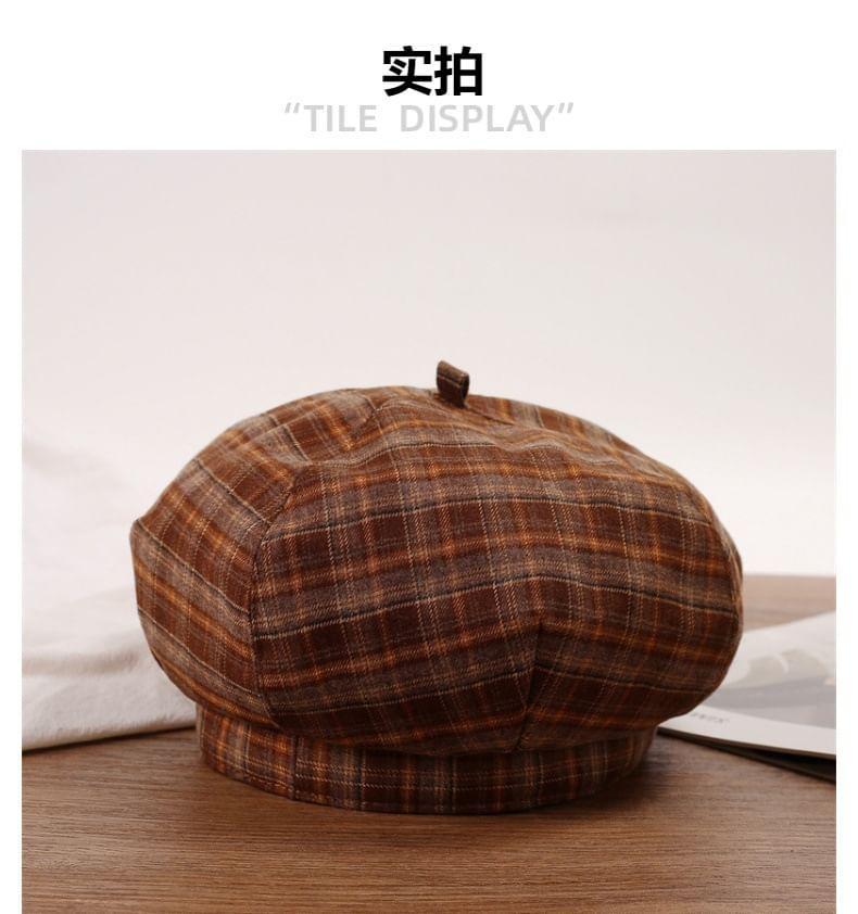 Plaid Beret Hat Product Image