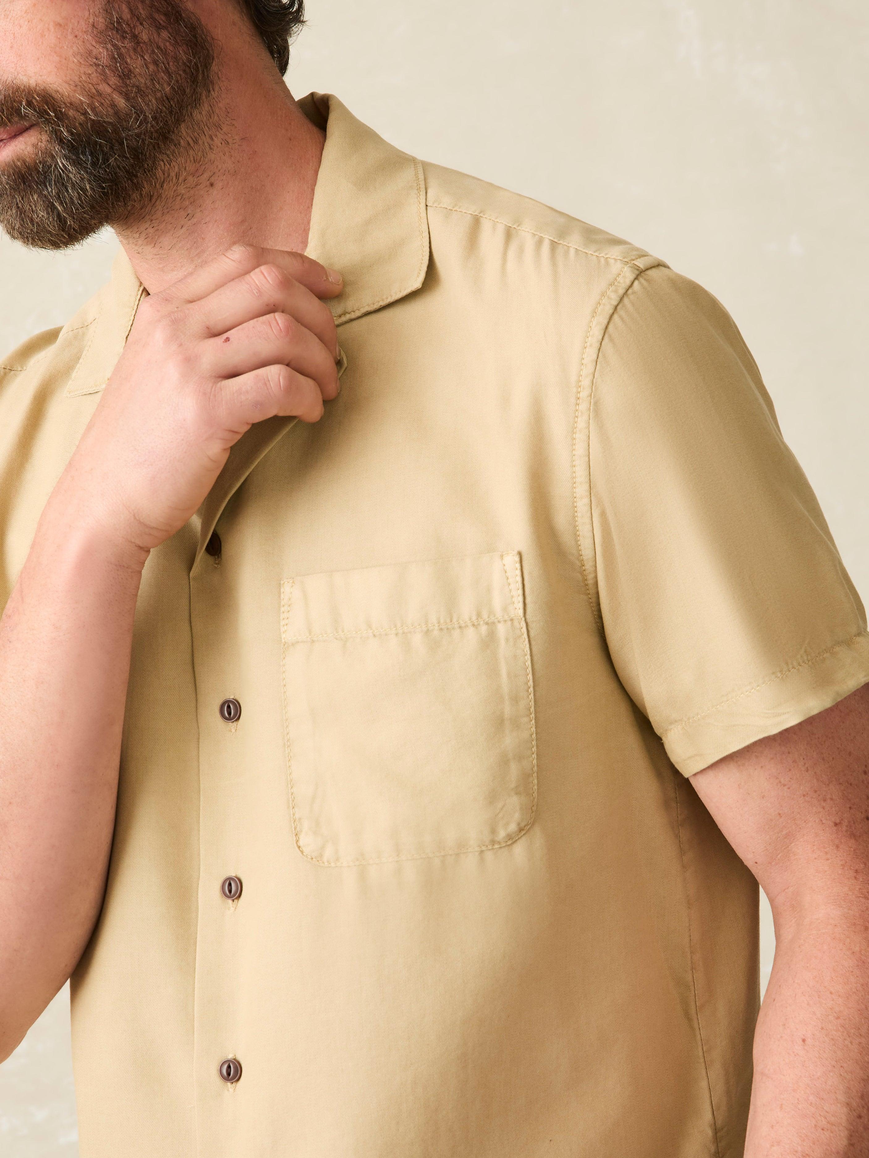 Short-Sleeve Getaway Camp Shirt - Safari Khaki Male Product Image