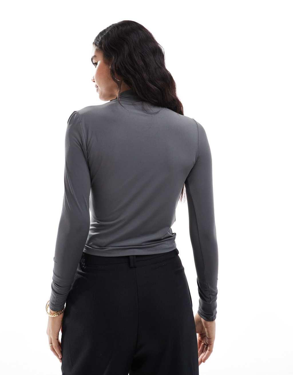 Vero Moda long sleeved ruched jersey top in gray Product Image